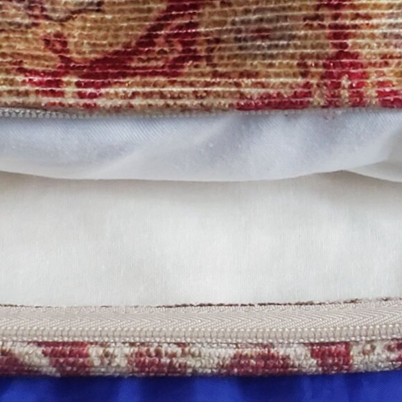 2 Vtg EUC Pottery Barn Decor Pillows 21x21\